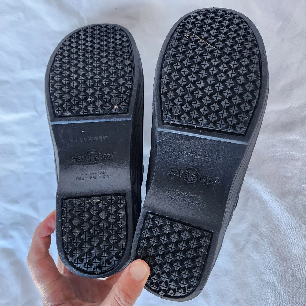 Safe T Step Clogs - Picture 6 of 6